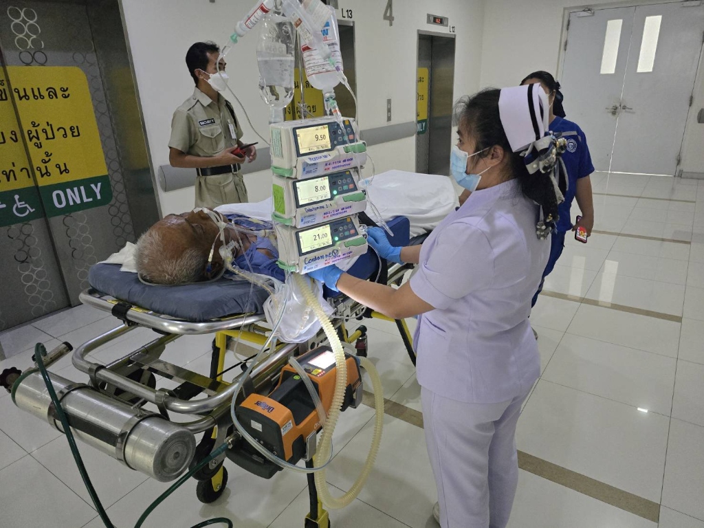 ภายในรถ ICU Ambulance